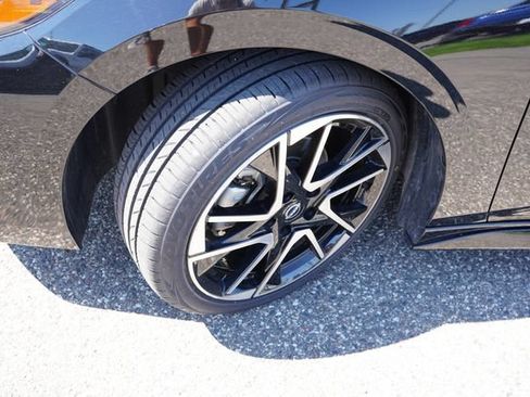 Used 2025 Nissan Sentra SR w/ SR Premium Package FWD image 13
