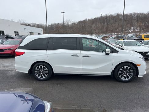 Used 2023 Honda Odyssey EX-L image 3