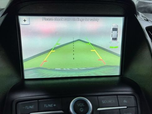 Used 2018 Ford Escape SE w/ Ford Safe & Smart Package FWD image 22