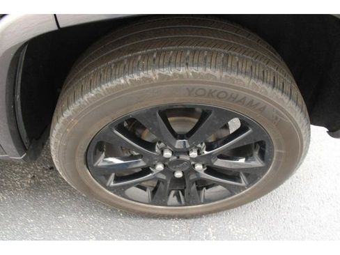 Used 2020 Jeep Grand Cherokee Altitude image 9