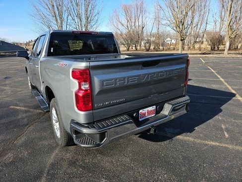 Used 2025 Chevrolet Silverado 1500 LT image 3