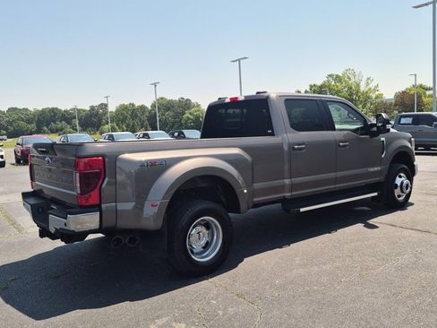 Certified 2022 Ford F350 Lariat w/ Lariat Ultimate Package AWD/4WD image 4