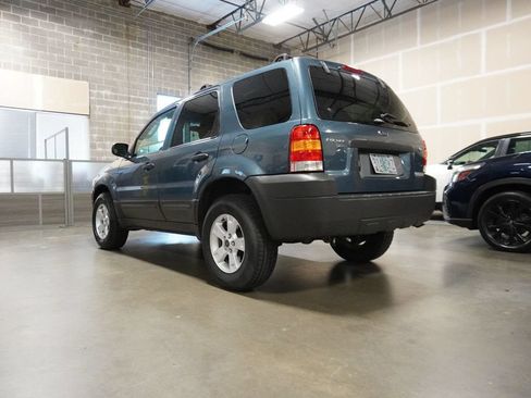 Used 2005 Ford Escape XLT AWD/4WD image 3