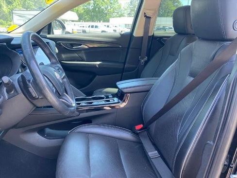 Used 2021 Buick Envision Essence w/ Technology Package I AWD/4WD image 12