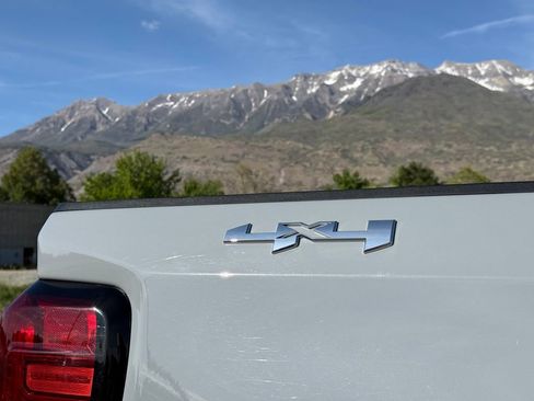 Used 2024 GMC Sierra 1500 Pro w/ Pro Value Package AWD/4WD image 16