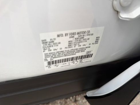 Used 2021 Ford Explorer XLT w/ Equipment Group 202A AWD/4WD image 33
