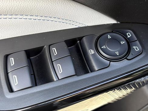 Used 2024 Chevrolet Trax LT w/ Driver Confidence Package image 17