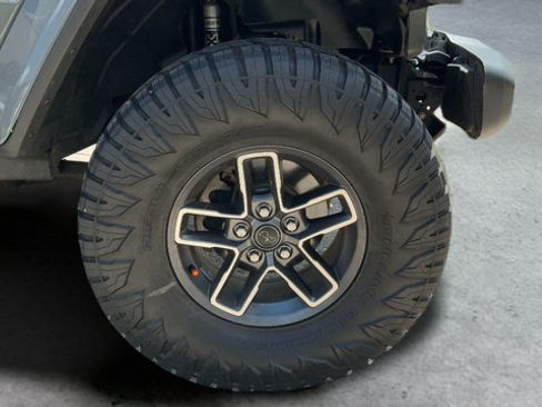 Used 2021 Jeep Gladiator Rubicon AWD/4WD image 27