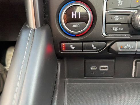 Used 2021 Chevrolet Tahoe Z71 image 34