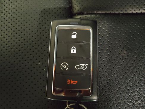 Used 2022 Jeep Grand Cherokee Limited 4xe w/ Luxury Tech Group II AWD/4WD image 32