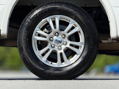 Used 2015 Ford F150 Lariat w/ Equipment Group 501A Mid RWD image 20