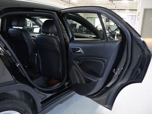 Used 2018 Mercedes-Benz GLA 250 image 18