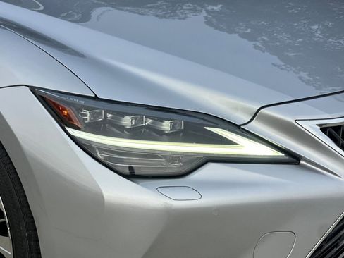 Used 2021 Lexus LS 500 w/ Interior Upgrade Package image 11