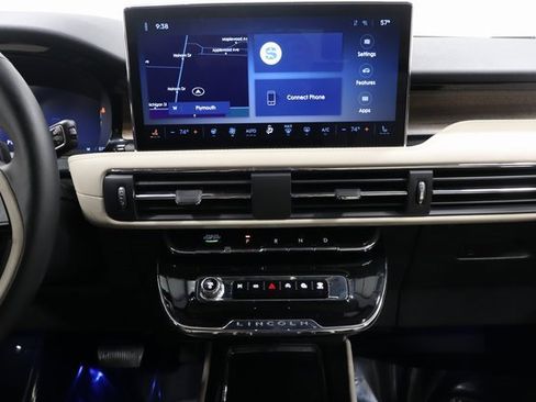 Used 2025 Lincoln Corsair Reserve w/ Equipment Group 202A image 21