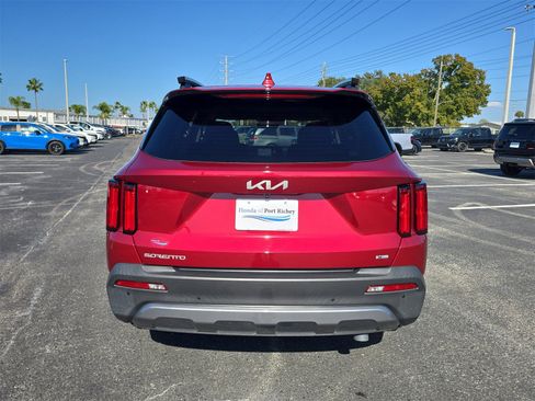Used 2023 Kia Sorento SX Prestige image 5
