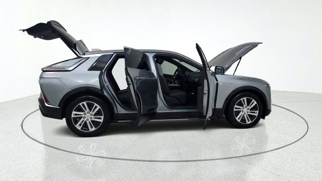 Used 2024 Cadillac Lyriq Tech w/ Driver Assist Package AWD/4WD image 19