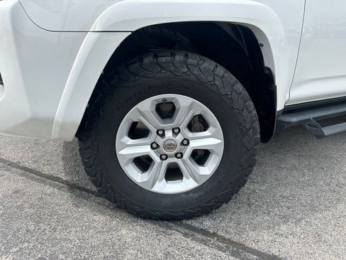 Used 2018 Toyota 4Runner SR5 Premium AWD/4WD image 38