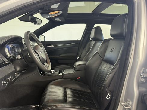 Used 2023 Chrysler 300 S RWD image 12