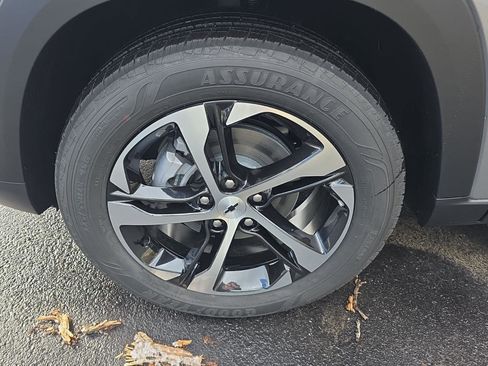 New 2025 Chevrolet Trax RS w/ Driver Confidence Package image 9