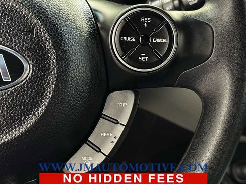 Used 2015 Kia Soul FWD image 32