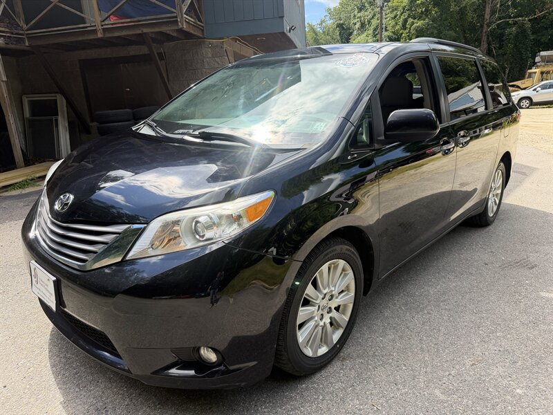 Used 2015 Toyota Sienna XLE w/ XLE Navigation Package AWD/4WD image 1
