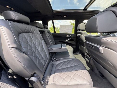 Used 2026 BMW X7 xDrive40i w/ M Sport Package image 25