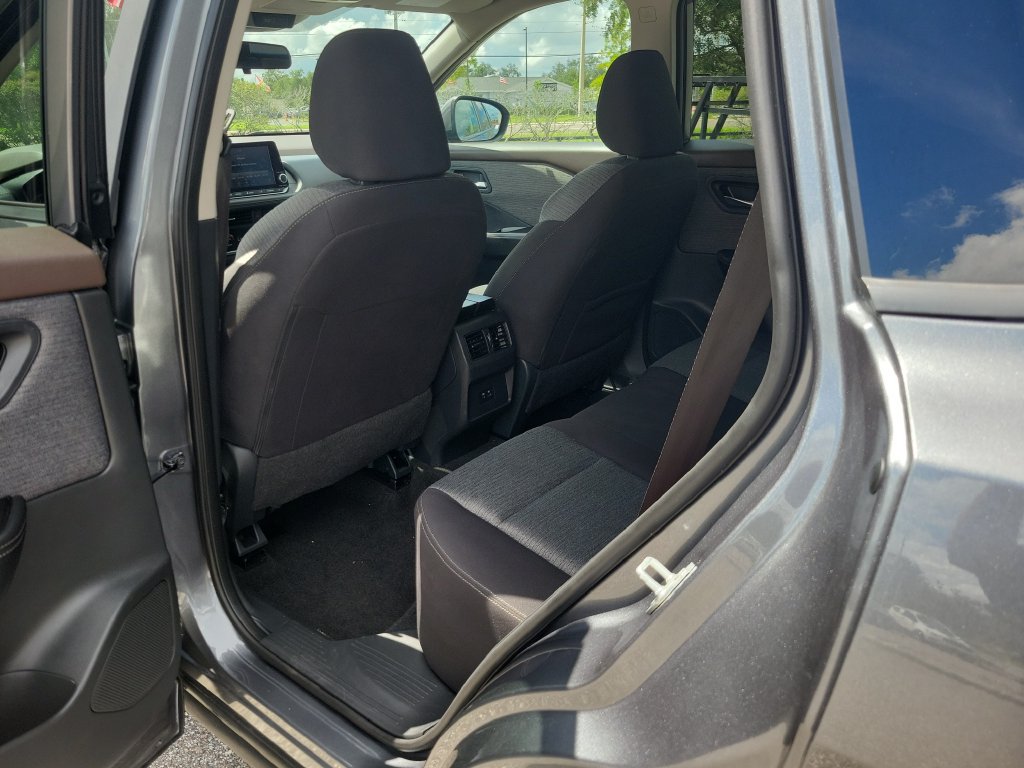 Certified 2023 Nissan Rogue SV FWD image 9