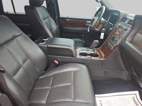 Used 2012 Lincoln Navigator Base 4x2 4dr SUV image 6
