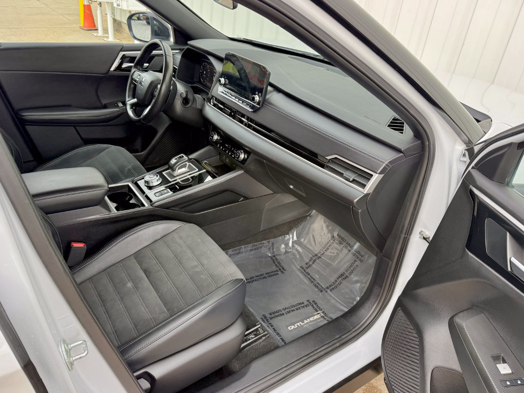 Used 2024 Mitsubishi Outlander SE Black Edition AWD/4WD image 22