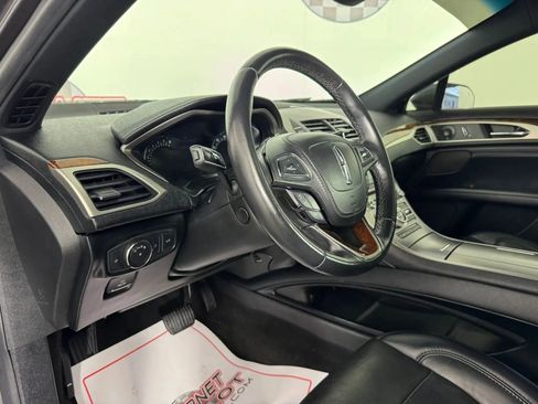 Used 2019 Lincoln MKZ Reserve FWD image 10