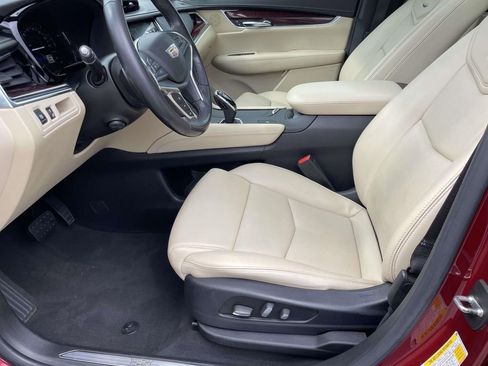 Used 2018 Cadillac XT5 Luxury w/ Driver Awareness Package image 20