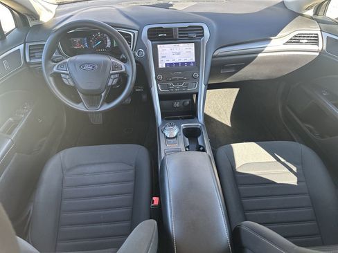 Used 2020 Ford Fusion SE image 22