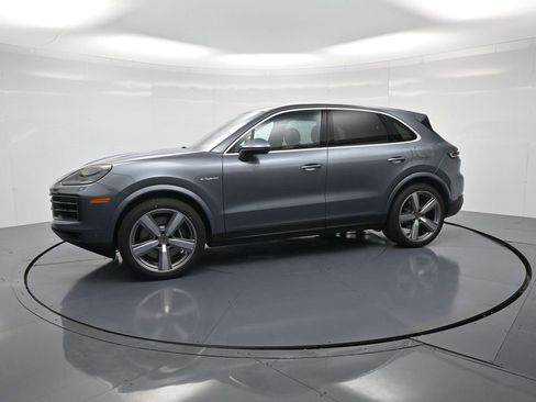 New 2026 Porsche Cayenne image 2