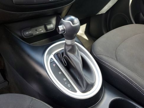 Used 2018 Kia Soul FWD image 27
