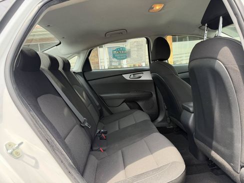 Used 2022 Kia Forte LXS FWD image 18