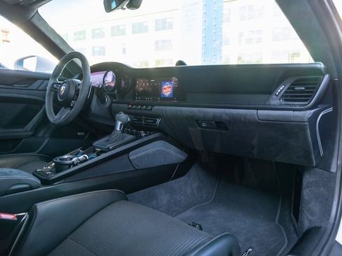Used 2022 Porsche 911 GT3 image 31