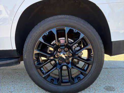 Used 2022 Chevrolet Tahoe RST w/ Luxury Package image 3