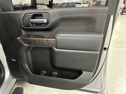 Used 2022 GMC Sierra 2500 Denali image 38