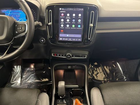 Used 2023 Volvo XC40 B5 Plus w/ Climate Package AWD/4WD image 30