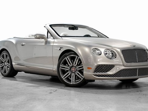 Used 2017 Bentley Continental GT image 4