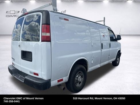 Used 2015 Chevrolet Express 2500 RWD image 2
