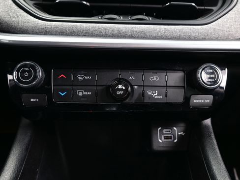 Used 2022 Jeep Compass Latitude image 20