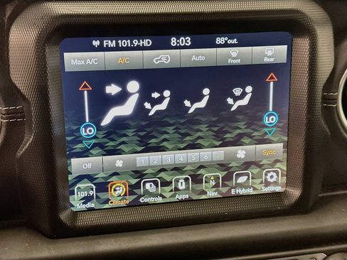 Used 2023 Jeep Wrangler Sahara AWD/4WD image 24