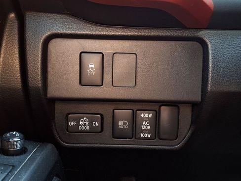 Used 2020 Toyota Tacoma TRD Off-Road AWD/4WD image 13