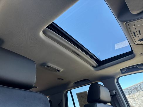 Used 2018 Chevrolet Tahoe LT AWD/4WD image 1