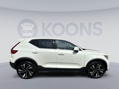 Used 2023 Volvo XC40 B5 Plus w/ Protection Package Premier AWD/4WD image 17