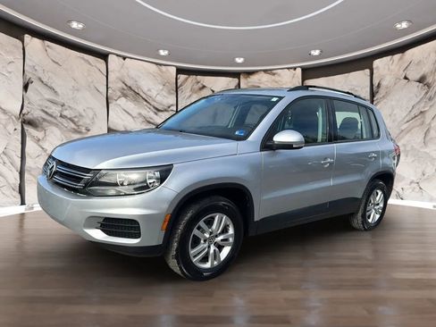 Used 2017 Volkswagen Tiguan S image 1