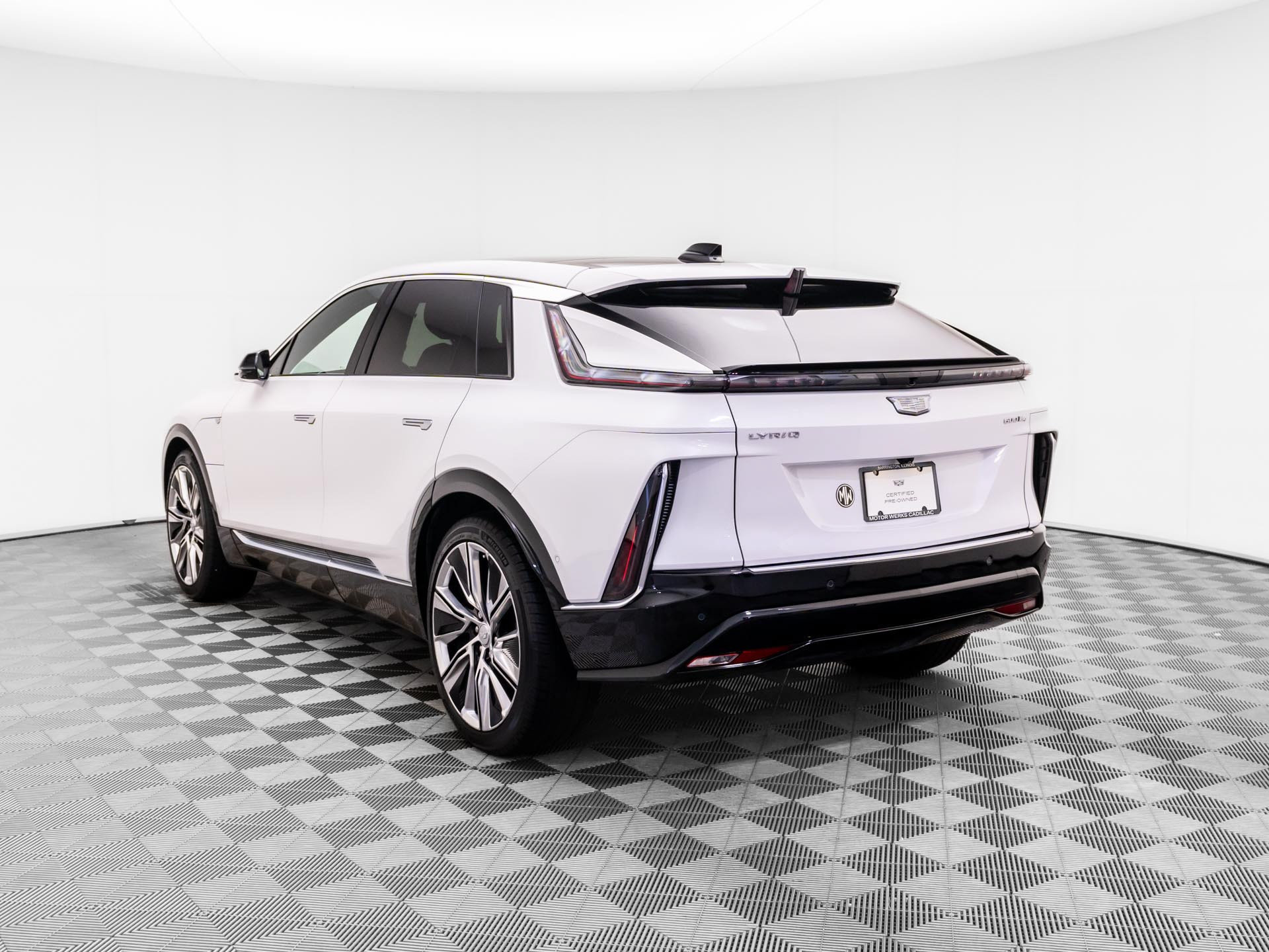 Certified 2025 Cadillac Lyriq Luxury w/ LPO, Floor Liner Package AWD/4WD image 3