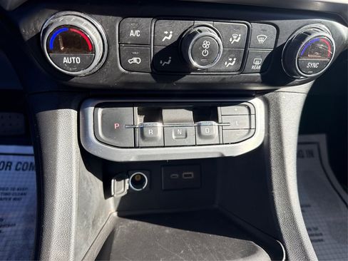 Used 2023 GMC Acadia SLE w/ Driver Convenience Package image 38