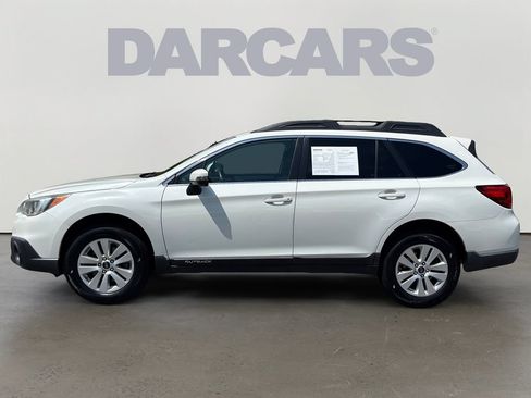 Used 2017 Subaru Outback 2.5i Premium AWD/4WD image 4